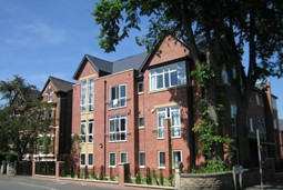 Oak Lodge thumb.jpg